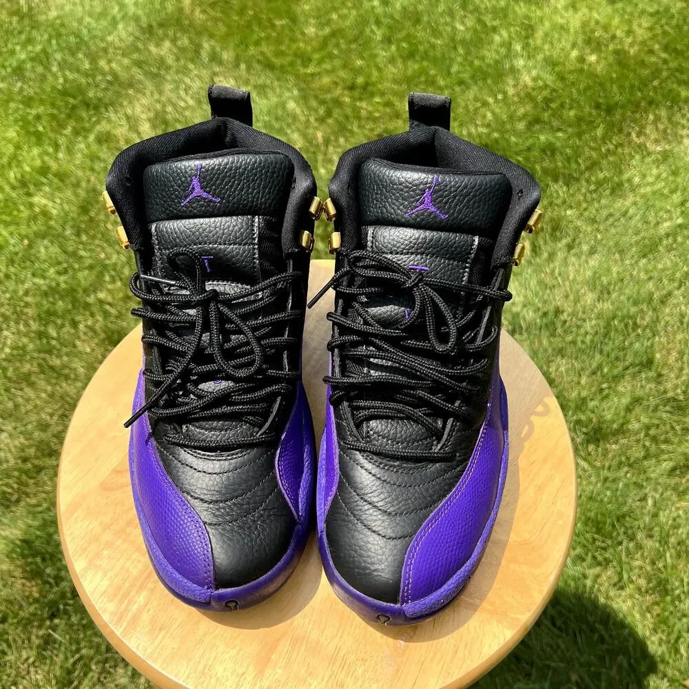 Jordan Men's Athletic Shoes Black & Purple - Picture 4 of 10
